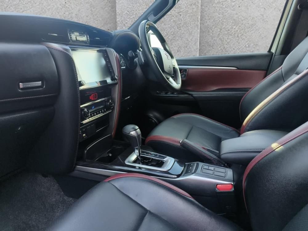 Toyota Fortuner 2.8 Gd-6 Rb At