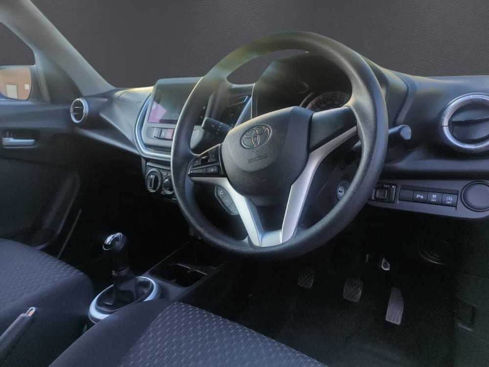 Toyota Vitz 1.0 Xr Mt