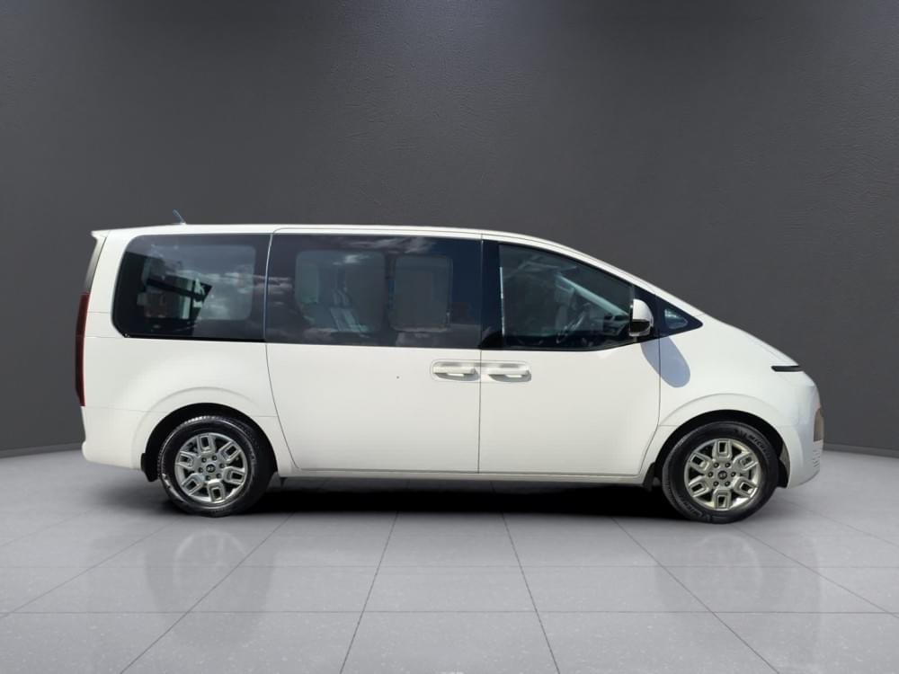 Hyundai Staria 2.2D Executive 9 Seater At