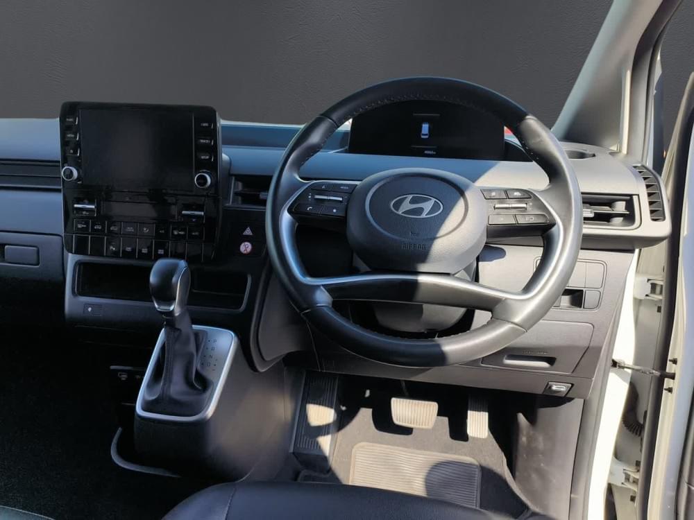 Hyundai Staria 2.2D Executive 9 Seater At