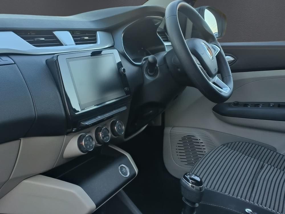 Renault Triber 1.0 Zen