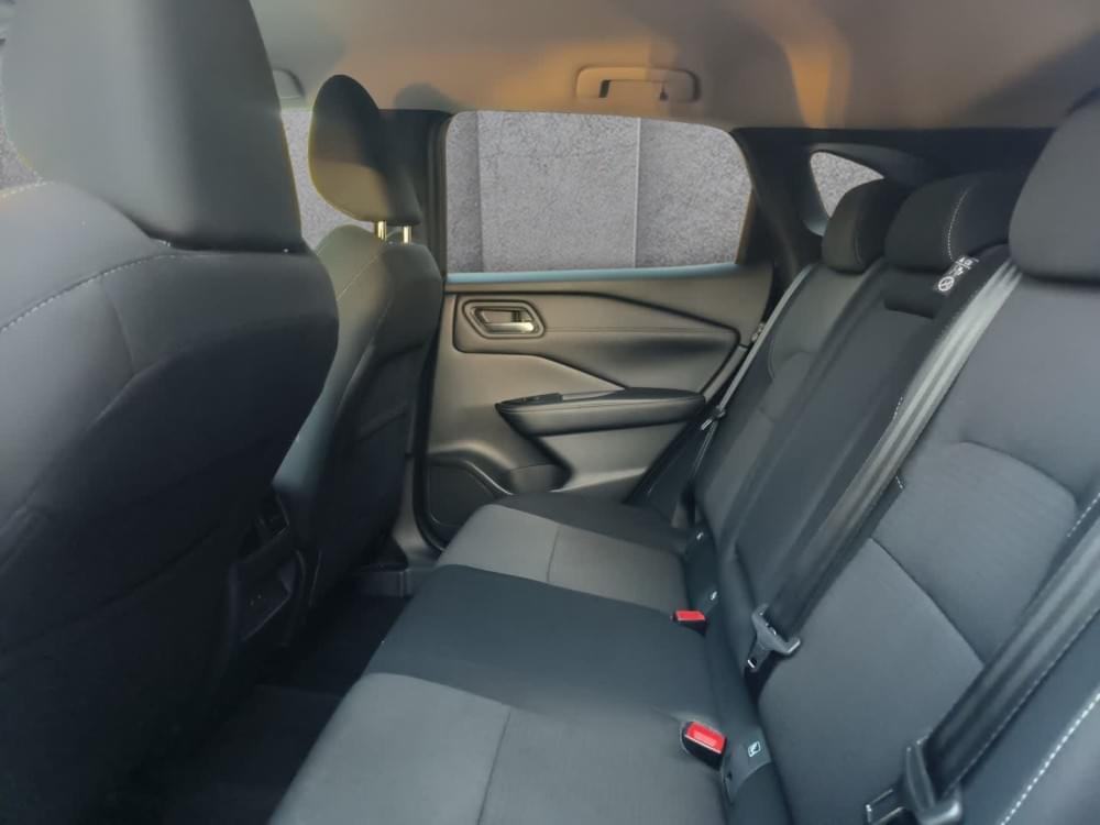 Nissan Qashqai 1.3T Acenta Xtronic 2-Tone