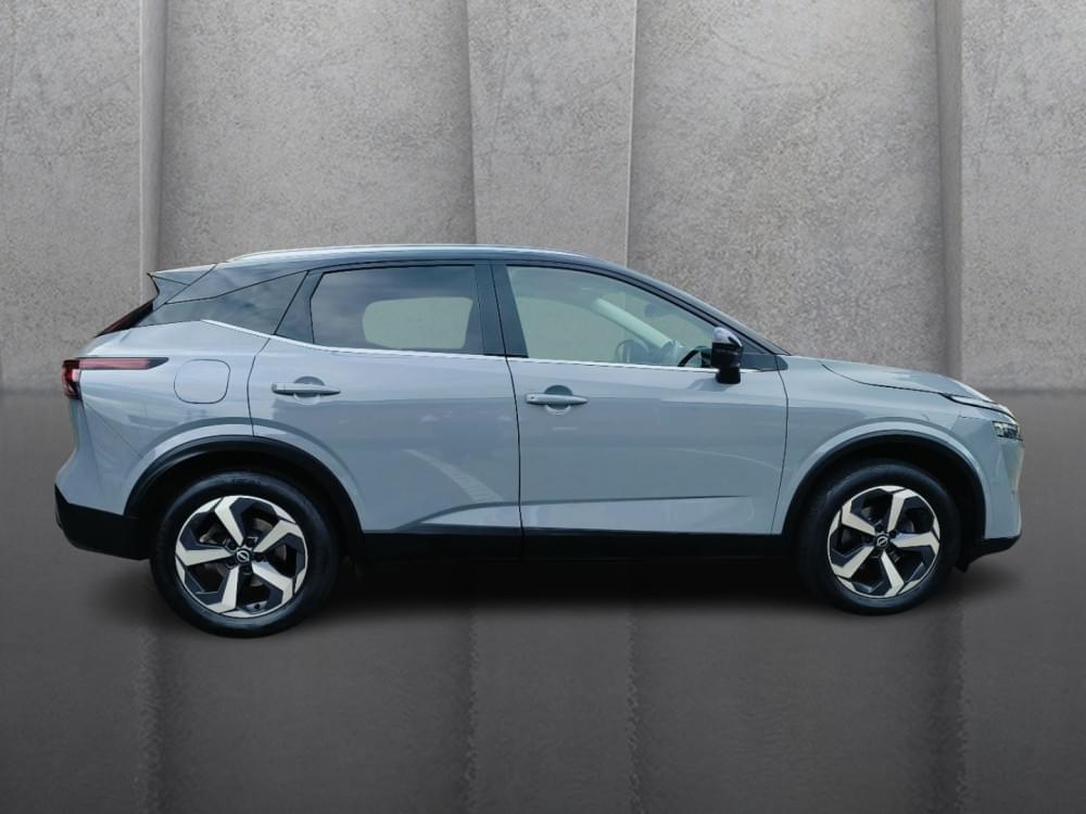 Nissan Qashqai 1.3T Acenta Xtronic 2-Tone