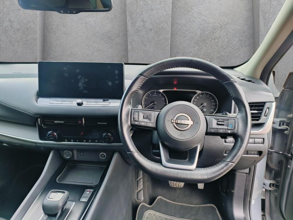 Nissan Qashqai 1.3T Acenta Xtronic 2-Tone
