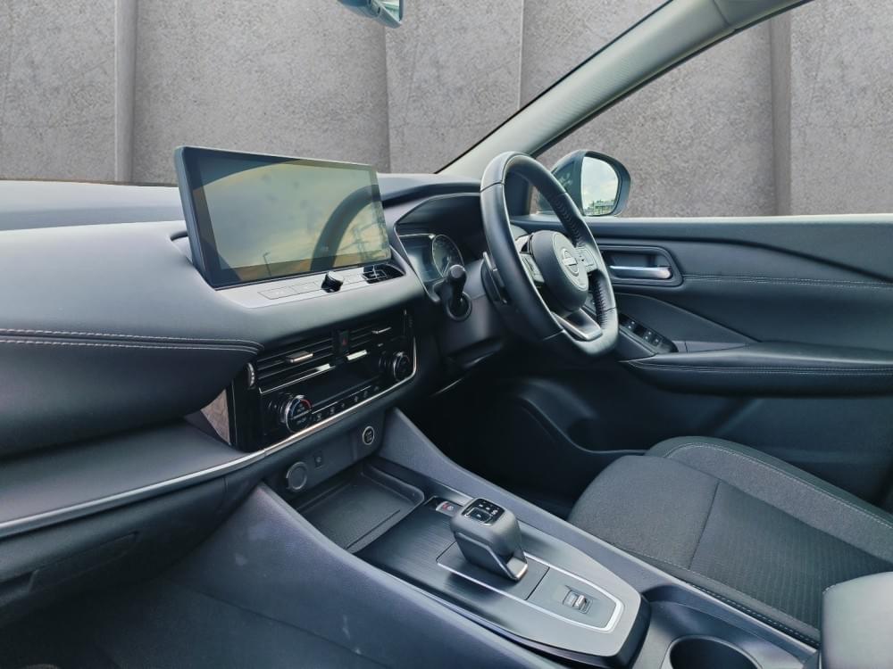 Nissan Qashqai 1.3T Acenta Xtronic 2-Tone