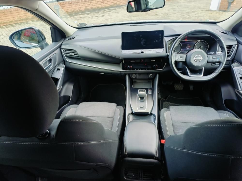 Nissan Qashqai 1.3T Acenta Xtronic 2-Tone