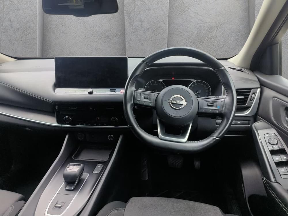 Nissan Qashqai 1.3T Acenta Xtronic 2-Tone