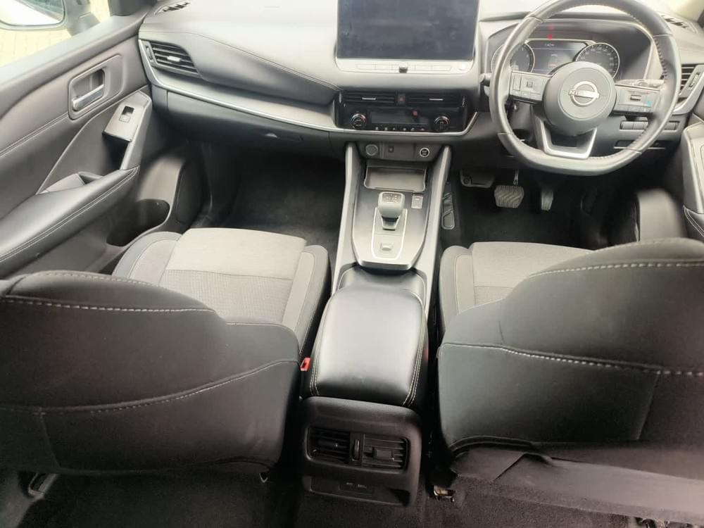 Nissan Qashqai 1.3T Acenta Xtronic 2-Tone