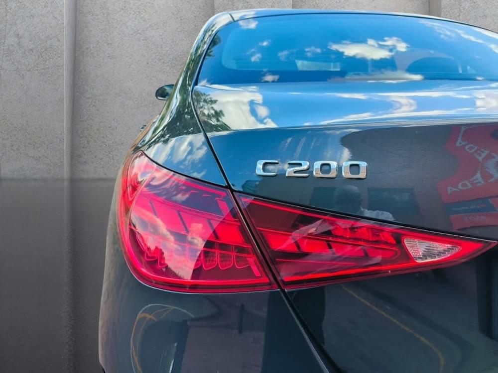 Mercedes Benz C-Class Sedan 200