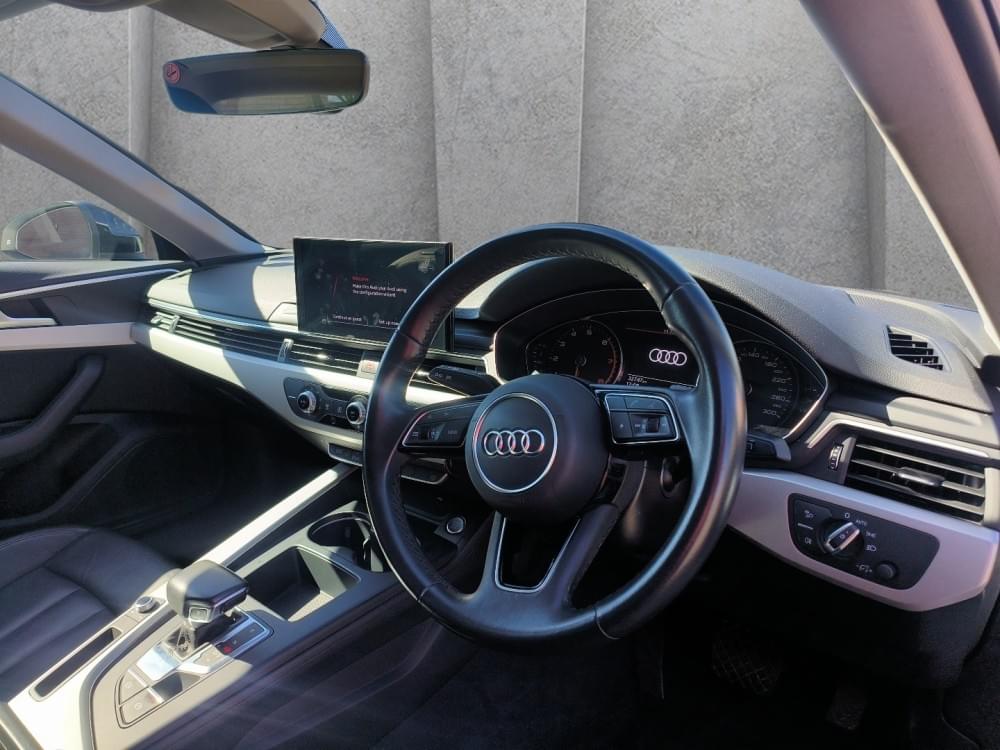 Audi A4 Sedan 35 Tfsi S Tronic Advanced