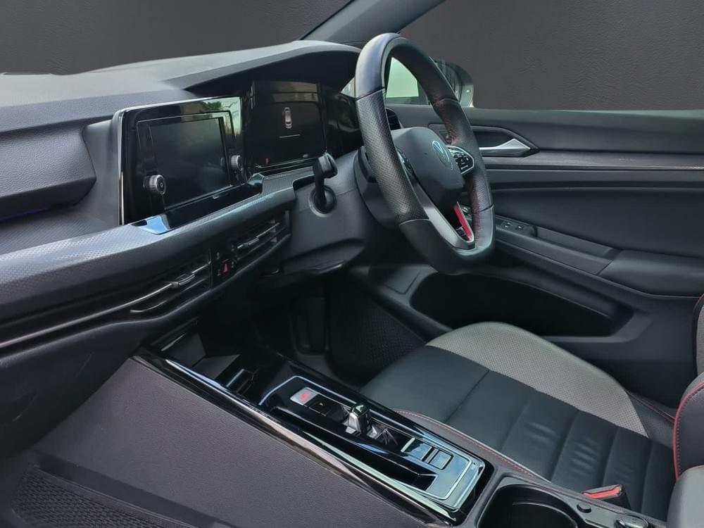 Volkswagen Golf 8 2.0 Gti