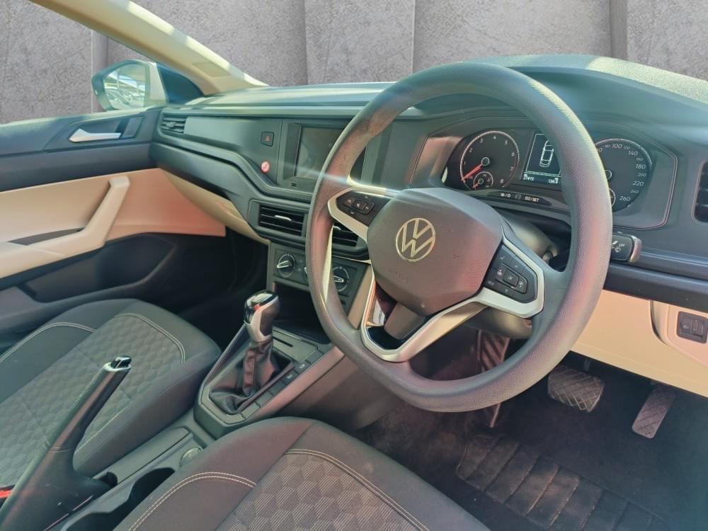 Volkswagen Polo Sedan 1.6 Tiptronic