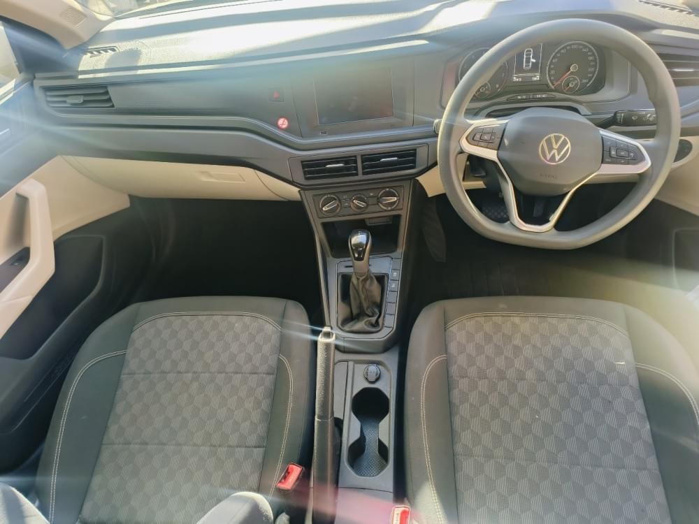 Volkswagen Polo Sedan 1.6 Tiptronic