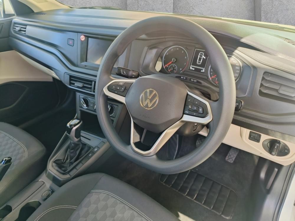 Volkswagen Polo Sedan 1.6 Tiptronic