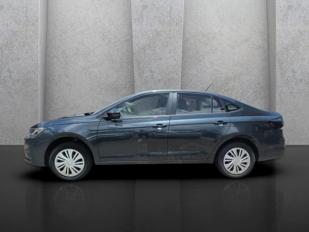 Volkswagen Polo Sedan 1.6 Base