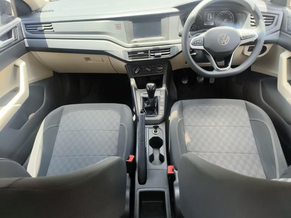 Volkswagen Polo Sedan 1.6 Base