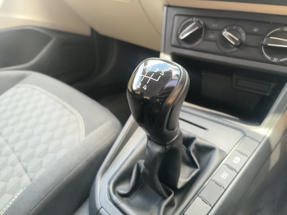 Volkswagen Polo Sedan 1.6 Base