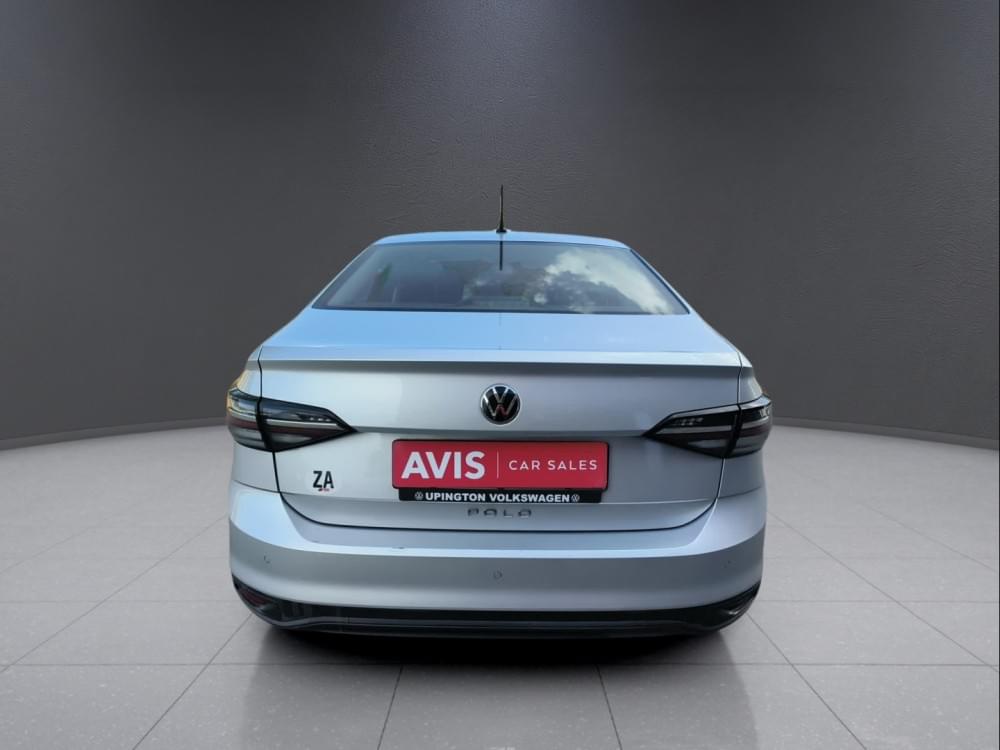 Volkswagen Polo Sedan 1.6 Base