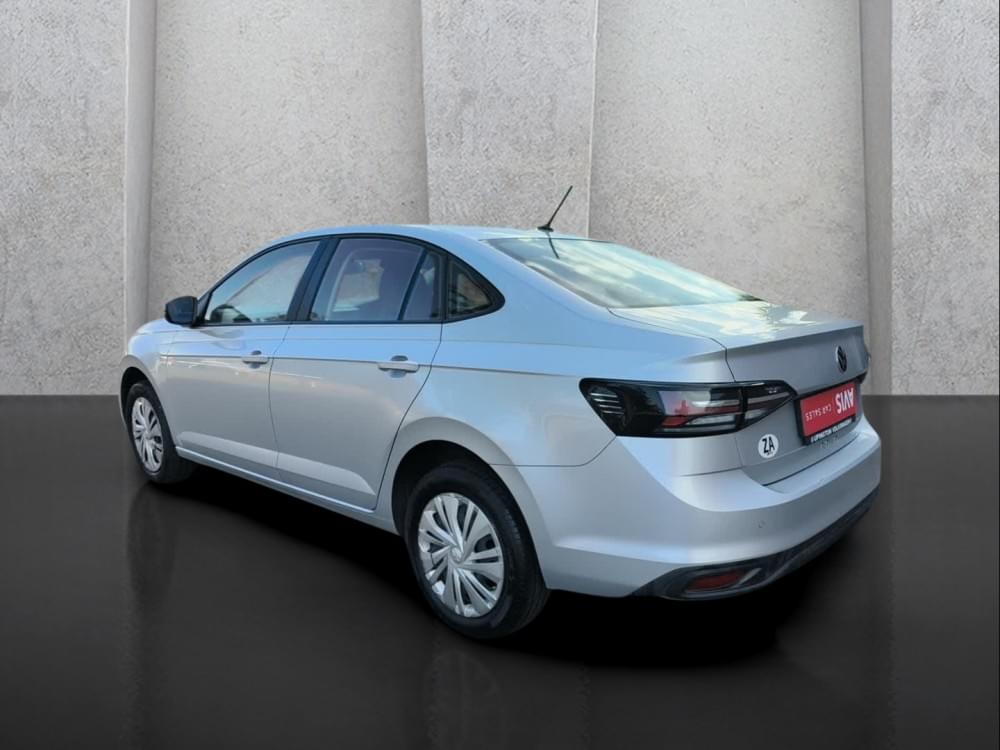 Volkswagen Polo Sedan 1.6 Base