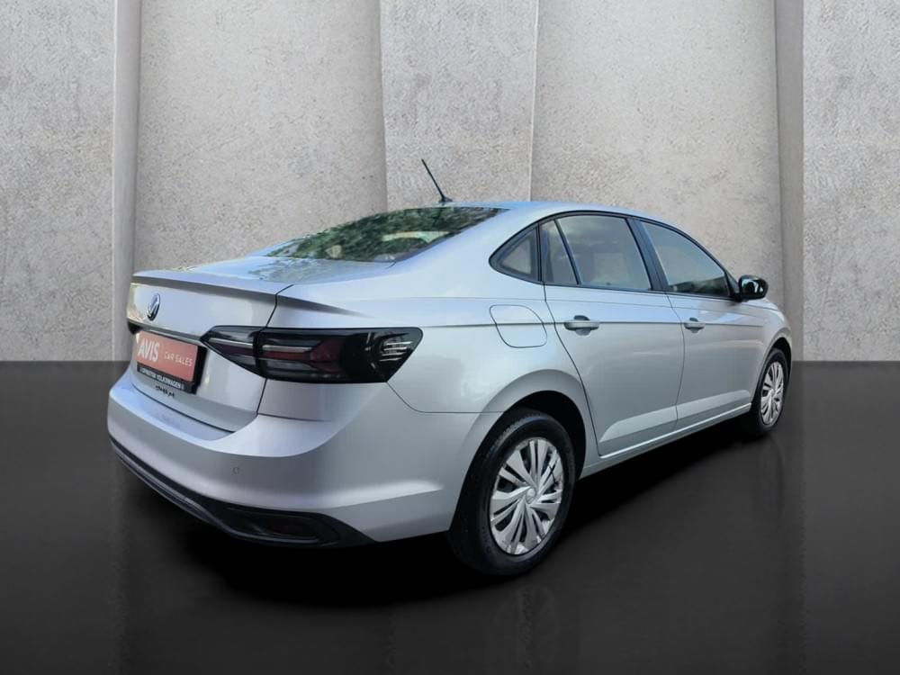 Volkswagen Polo Sedan 1.6 Base