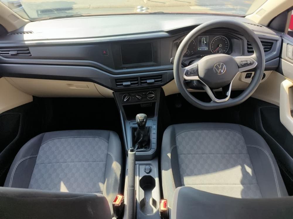 Volkswagen Polo Sedan 1.6 Base