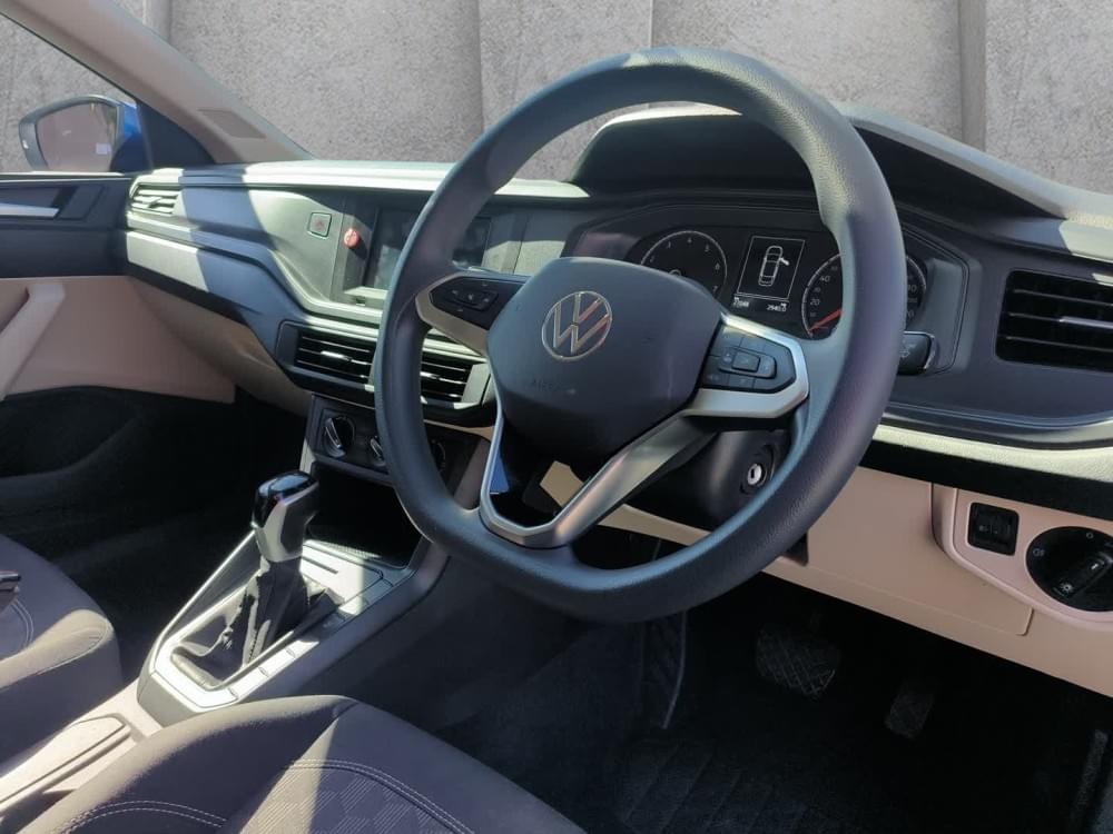 Volkswagen Polo Sedan 1.6 Tiptronic