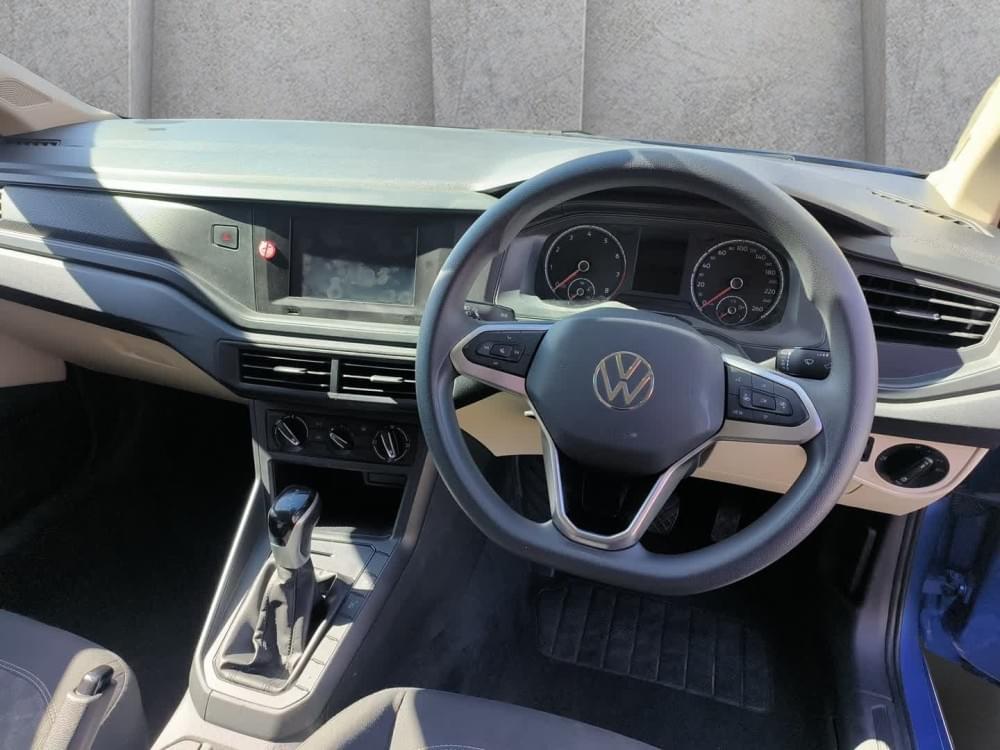 Volkswagen Polo Sedan 1.6 Tiptronic