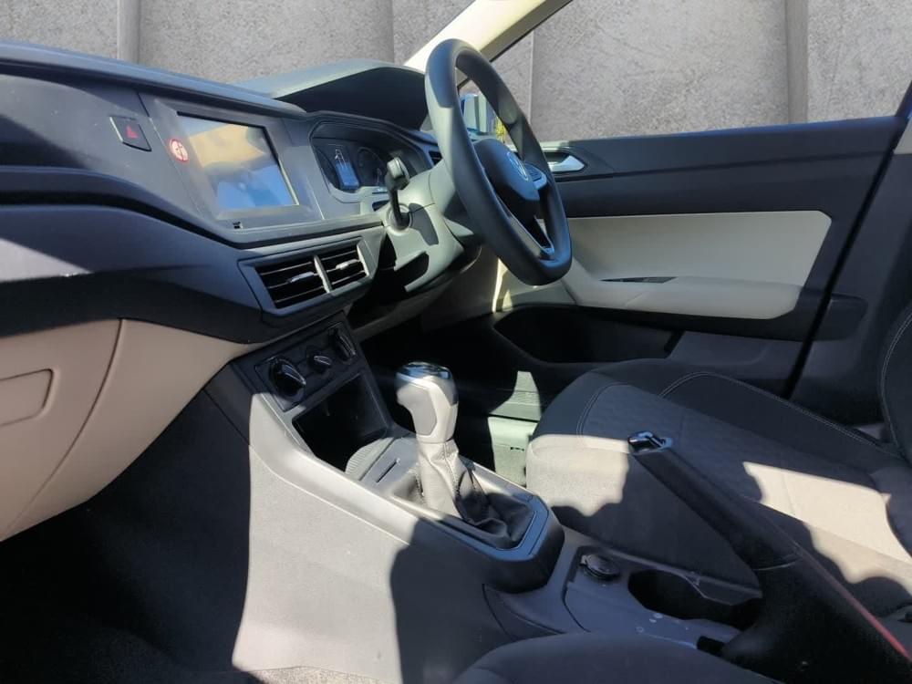 Volkswagen Polo Sedan 1.6 Tiptronic