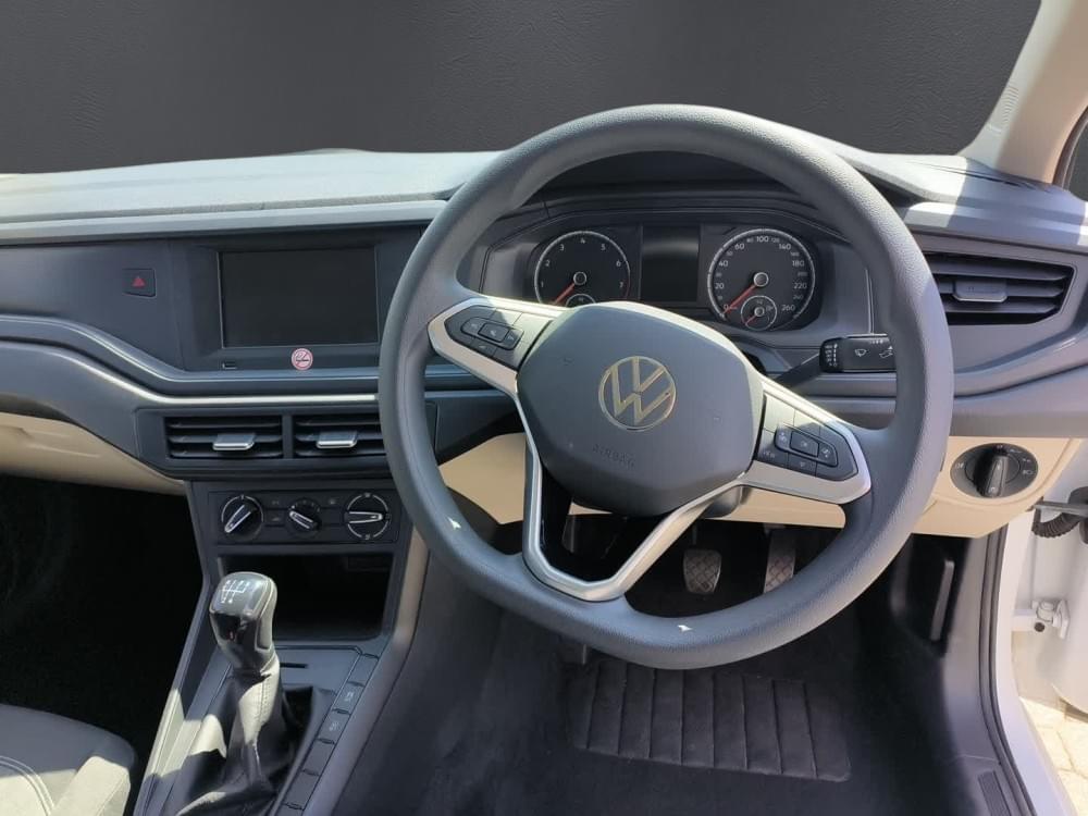 Volkswagen Polo Sedan 1.6 Tiptronic
