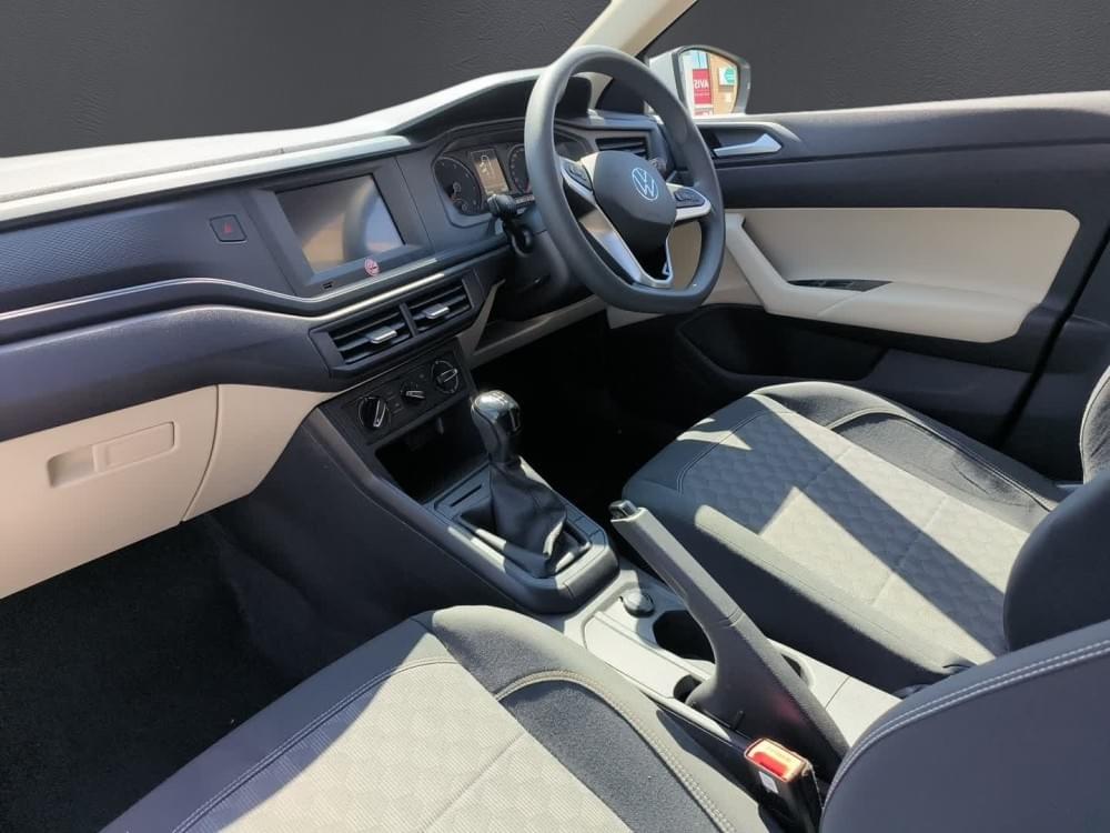 Volkswagen Polo Sedan 1.6 Tiptronic