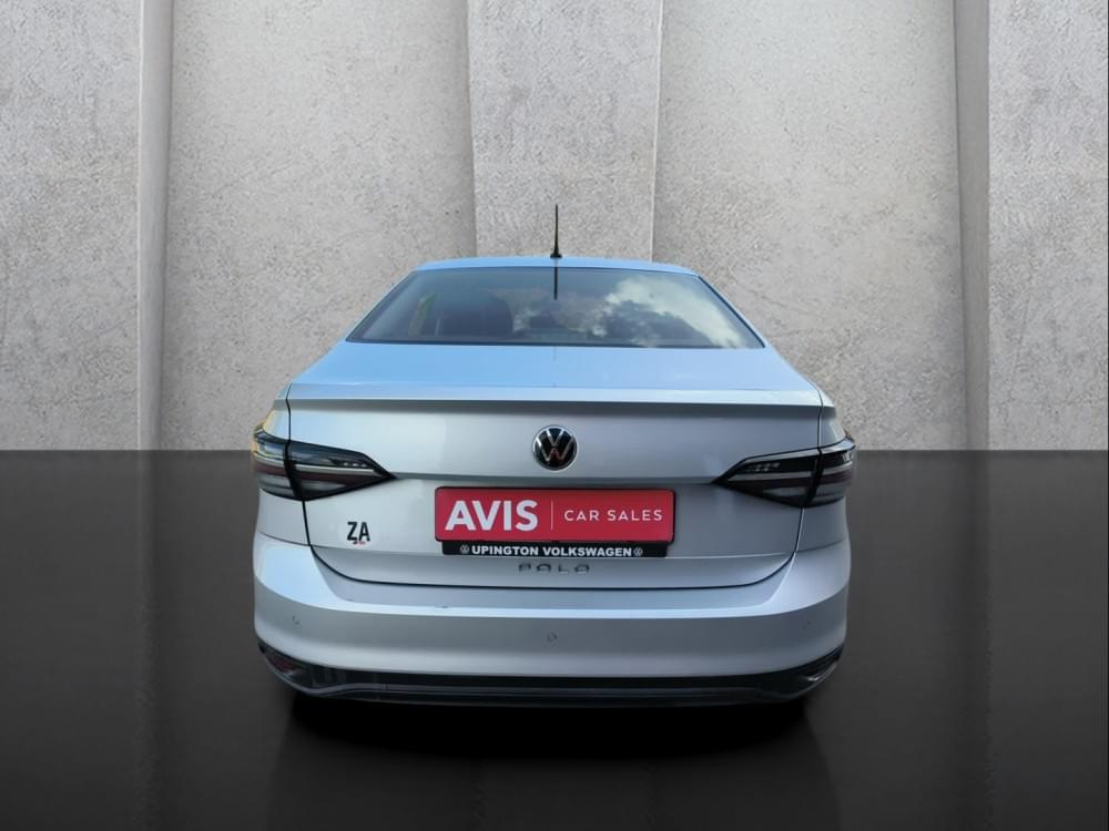 Volkswagen Polo Sedan 1.6 Base