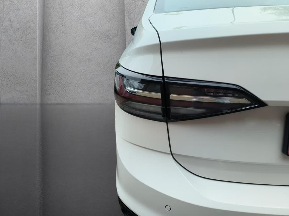 Volkswagen Polo Sedan 1.6 Base