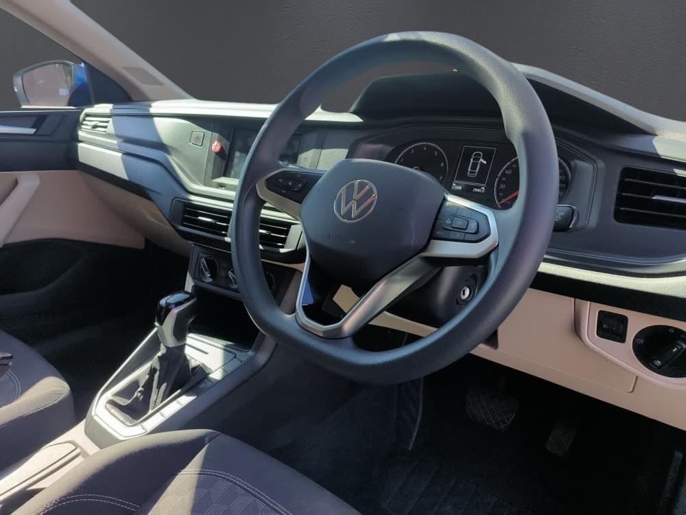 Volkswagen Polo Sedan 1.6 Tiptronic