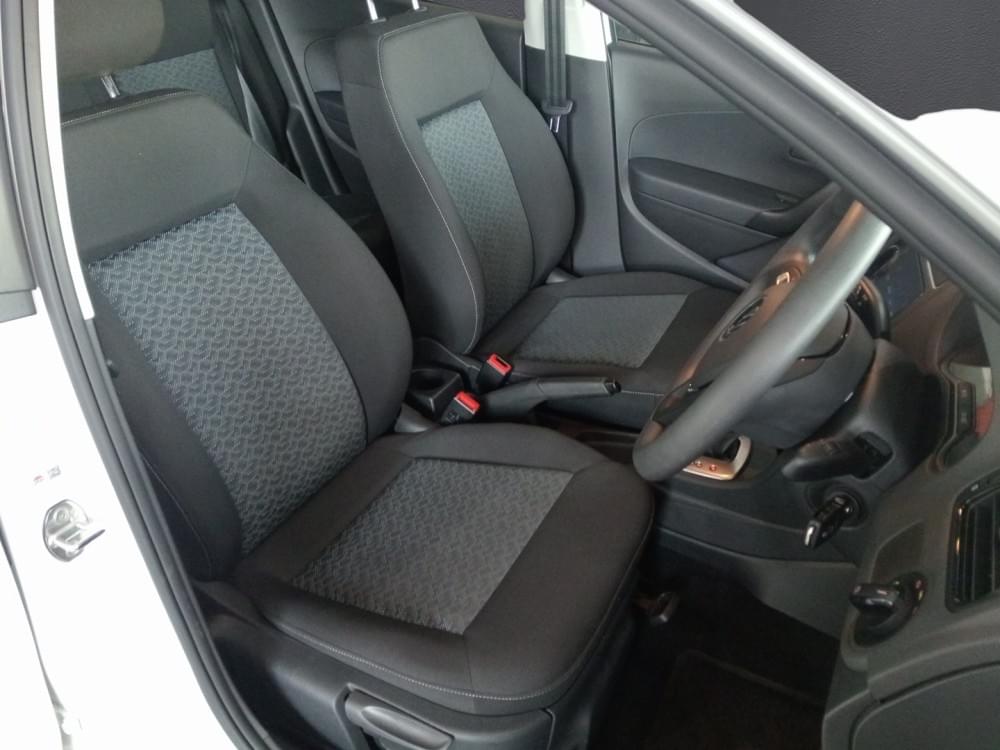 Volkswagen Polo Vivo Hatch 1.6 Life Tipt