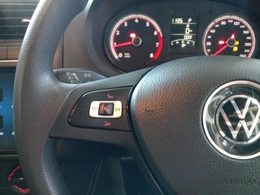 Volkswagen Polo Vivo Hatch 1.6 Life Tipt