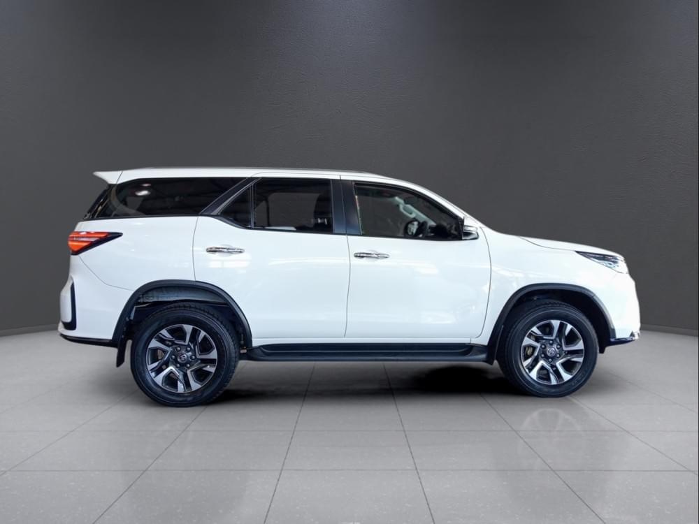 Toyota Fortuner 2.4 Gd-6 Rb 6At