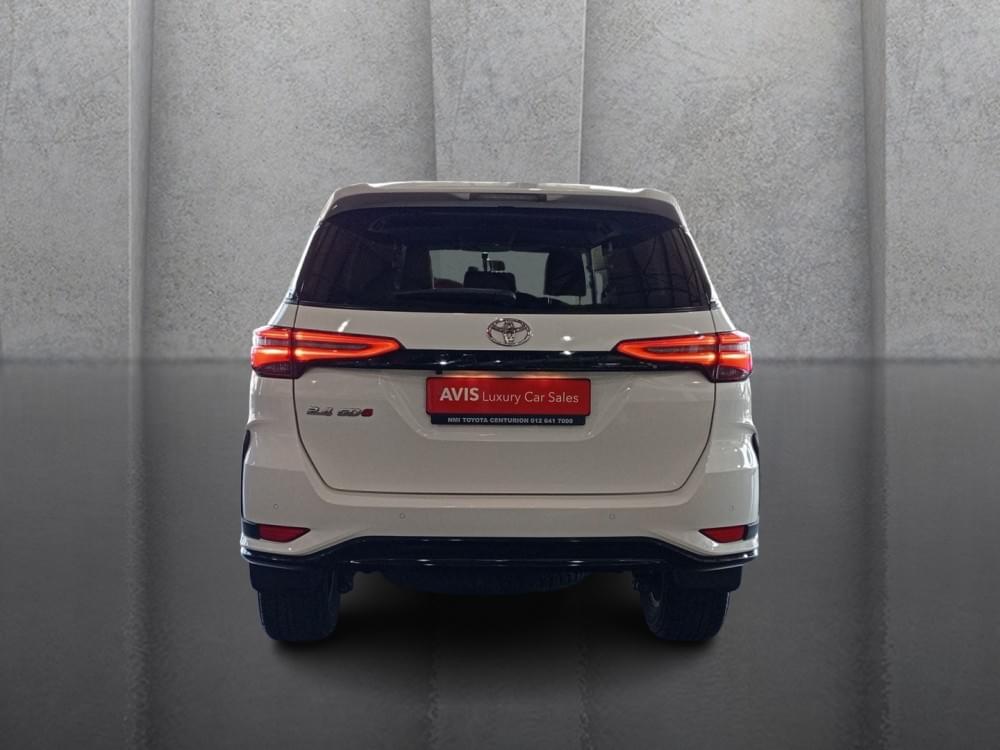 Toyota Fortuner 2.4 Gd-6 Rb At