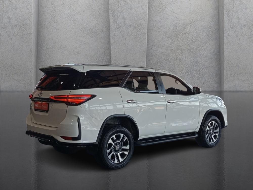 Toyota Fortuner 2.4 Gd-6 Rb At