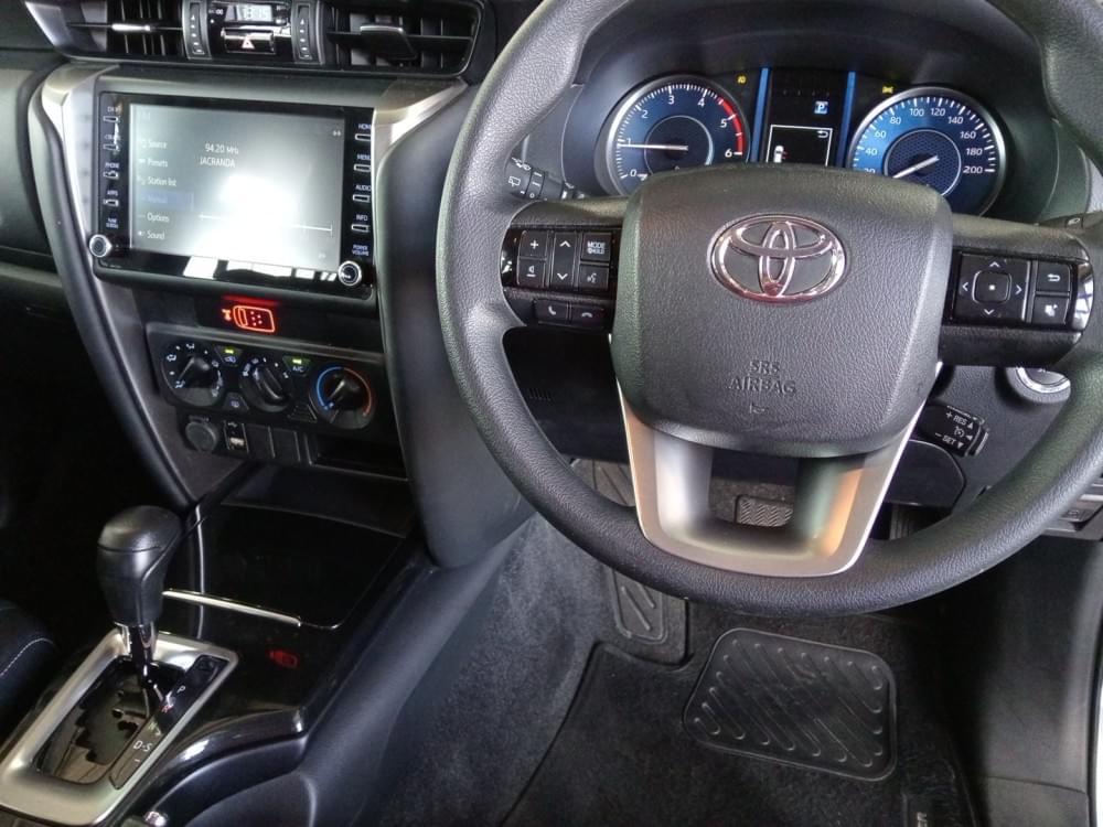 Toyota Fortuner 2.4 Gd-6 Rb At