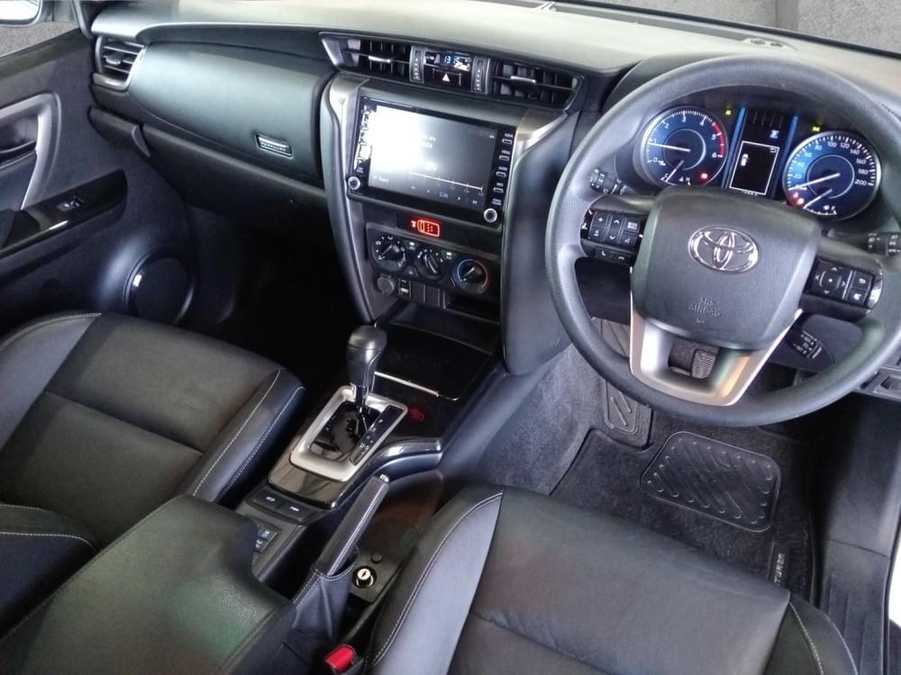 Toyota Fortuner 2.4 Gd-6 Rb At