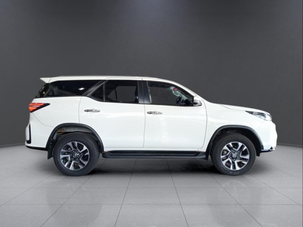 Toyota Fortuner 2.4 Gd-6 Rb 6At