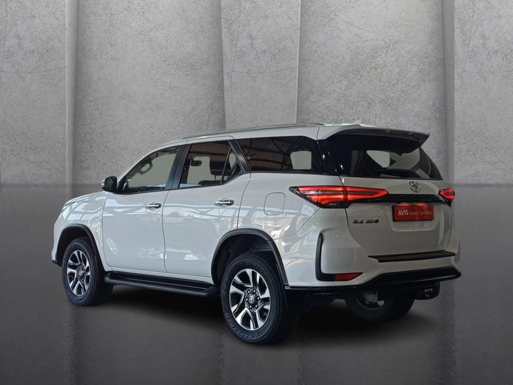 Toyota Fortuner 2.4 Gd-6 Rb At