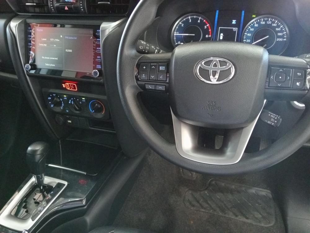 Toyota Fortuner 2.4 Gd-6 Rb At