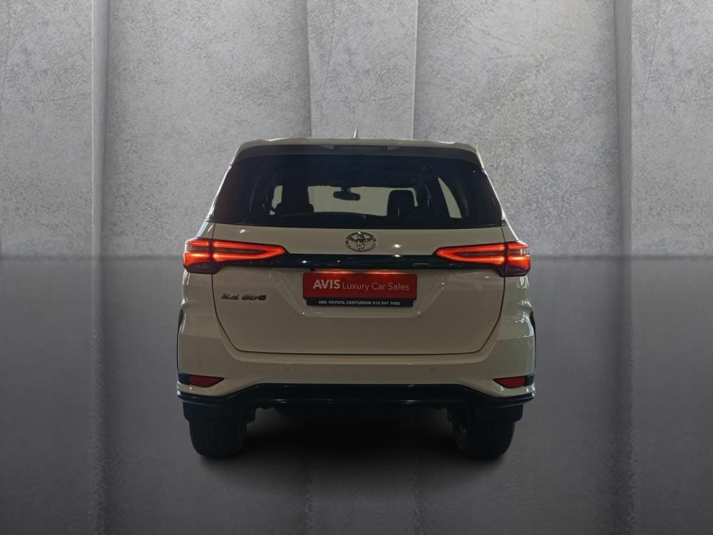 Toyota Fortuner 2.4 Gd-6 Rb At