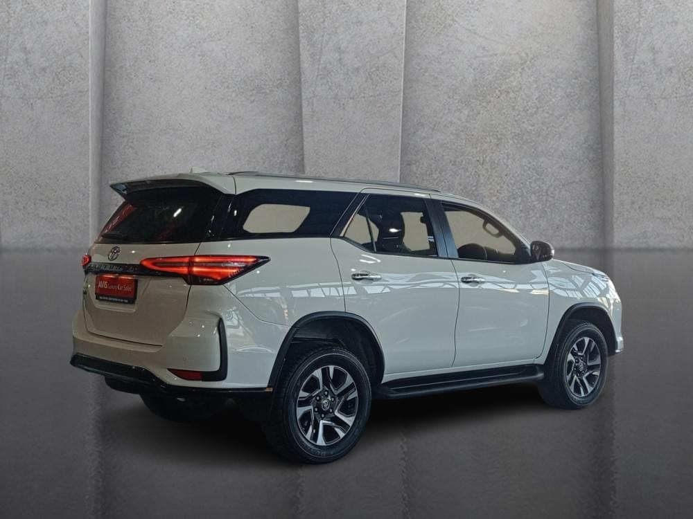 Toyota Fortuner 2.4 Gd-6 Rb At