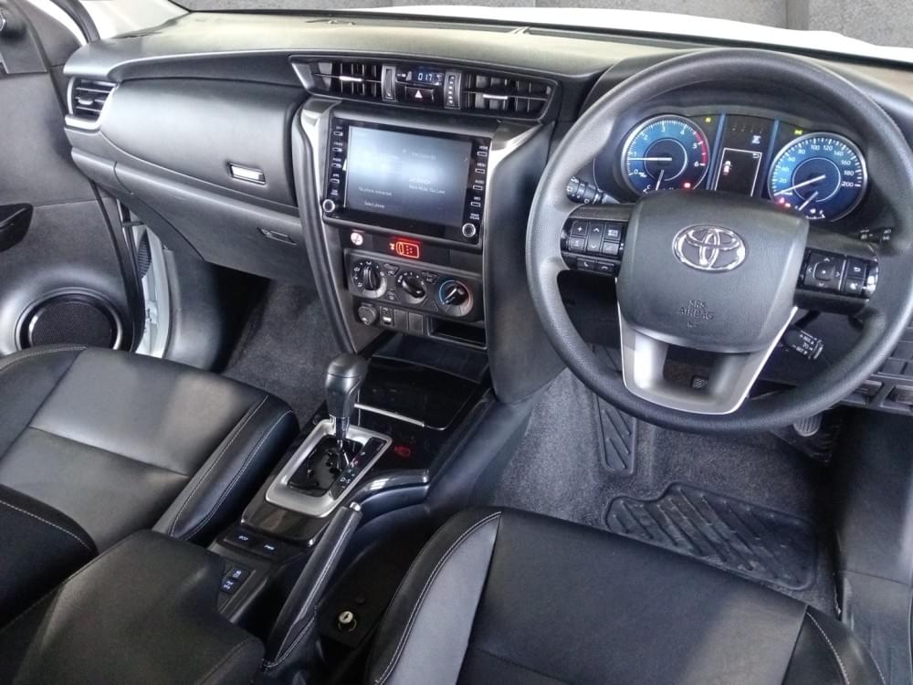 Toyota Fortuner 2.4 Gd-6 Rb At