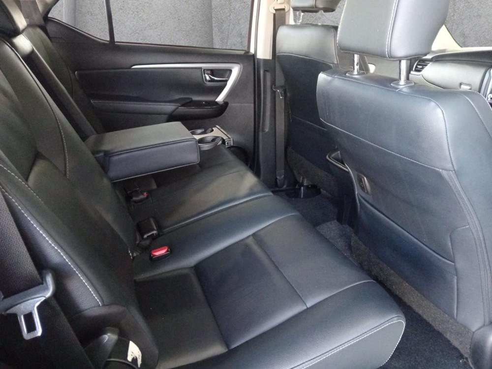 Toyota Fortuner 2.4 Gd-6 Rb At