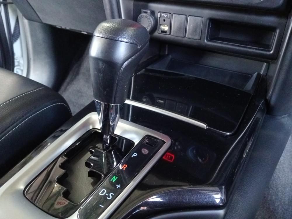 Toyota Fortuner 2.4 Gd-6 Rb At