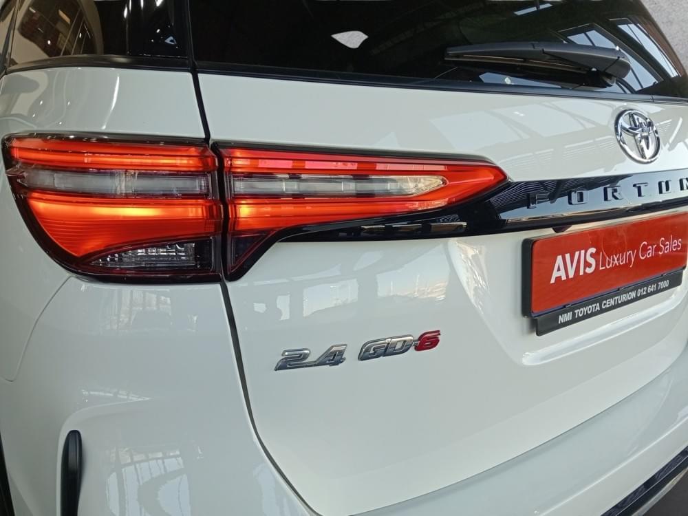 Toyota Fortuner 2.4 Gd-6 Rb At