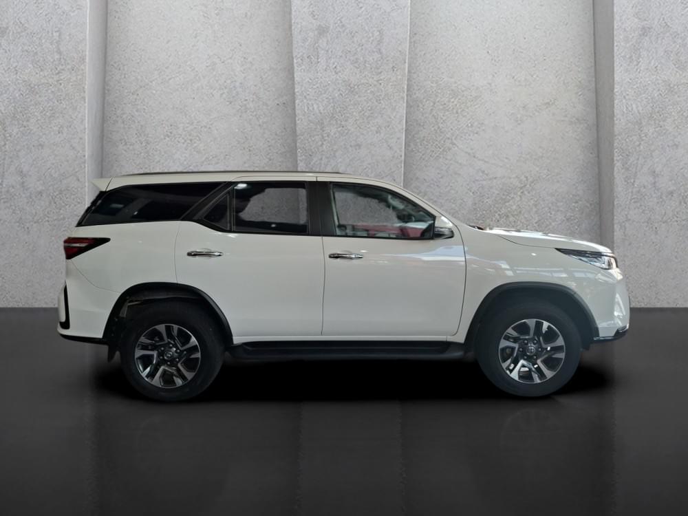 Toyota Fortuner 2.4 Gd-6 Rb 6At